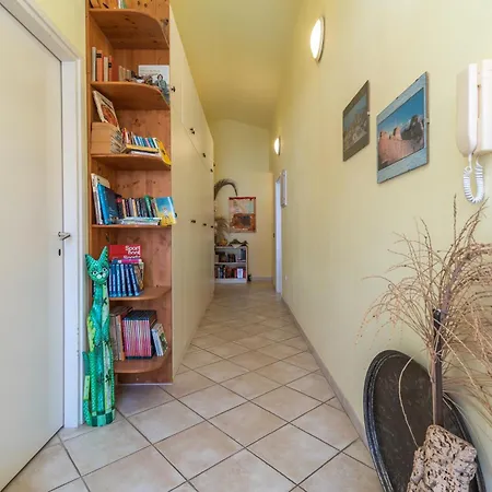 شقة Anja With Garden, Balcony And Sea View, 3 Min Walk To The *