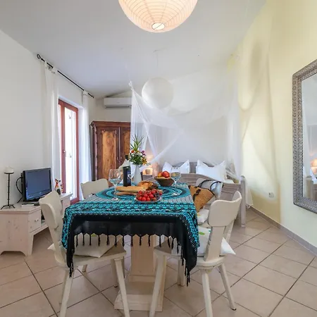 Anja With Garden, Balcony And Sea View, 3 Min Walk To The * تروغير
