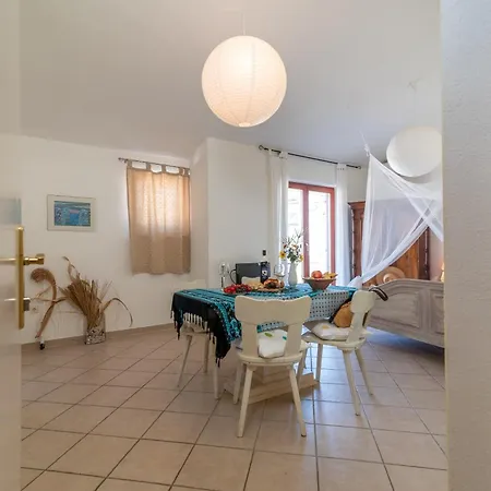 Apartament Anja With Garden, Balcony And Sea View, 3 Min Walk To The Trogir